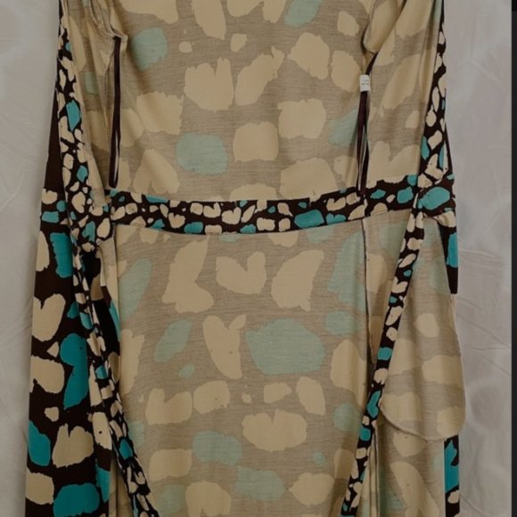 Dress - Picture 3 of 7